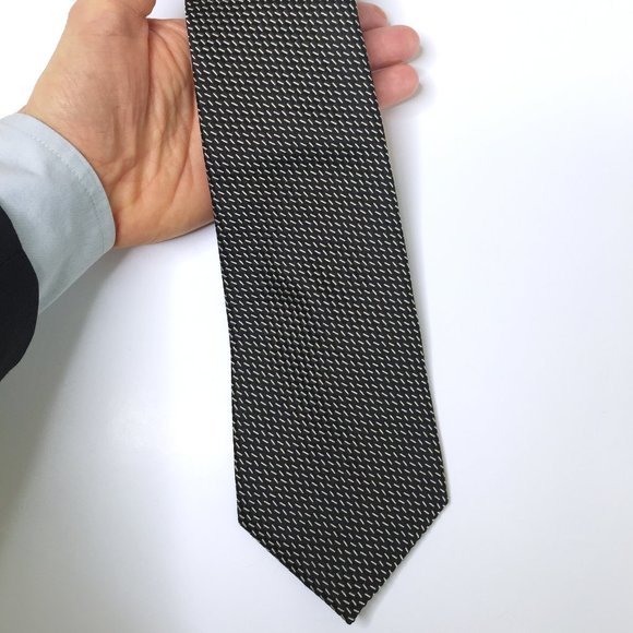 Excellent Giorgio Armani Tie 100% Silk, Made In Italy, Black and White Pattern - Picture 11 of 13